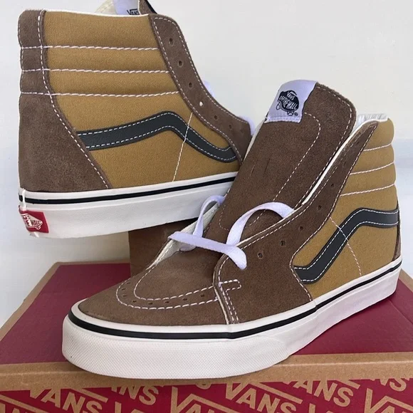 Vans WMNS Sk8-Hi Canvas/Suede Pop Brown/Mu
VN000CMXBF0
Sneakers - Picture 9 of 16